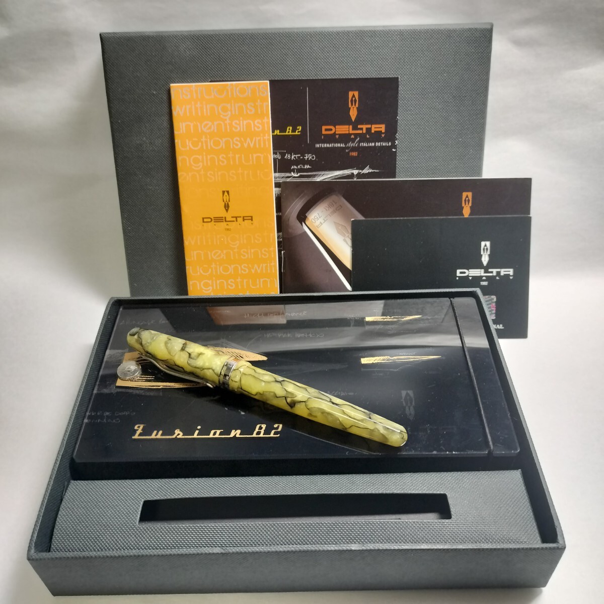 デルタ万年筆18金 ハードケース カートリッジ3本 デルタ万年筆18金
