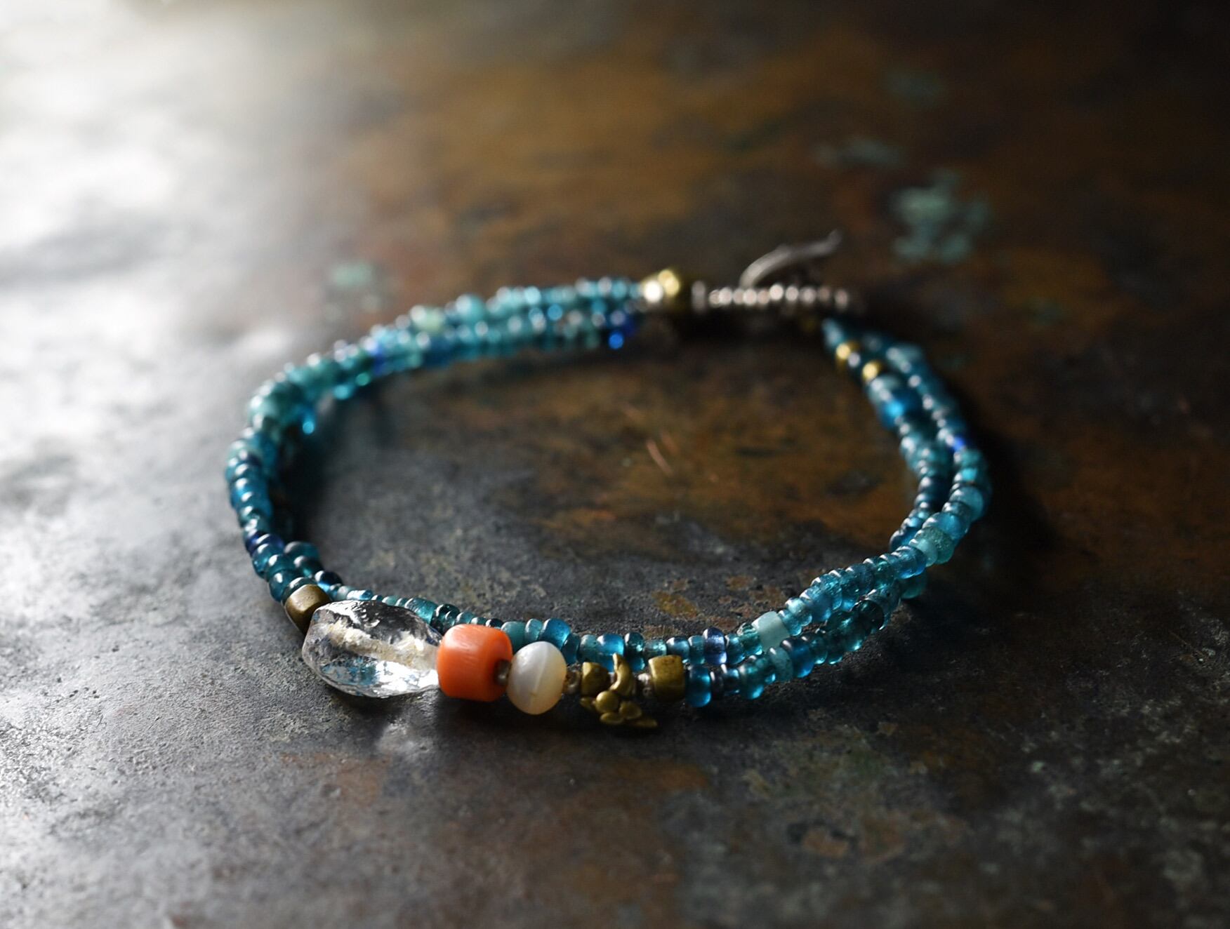 1500年前のアフガニスタン出土 極レアグリーンクリスタルビーズ