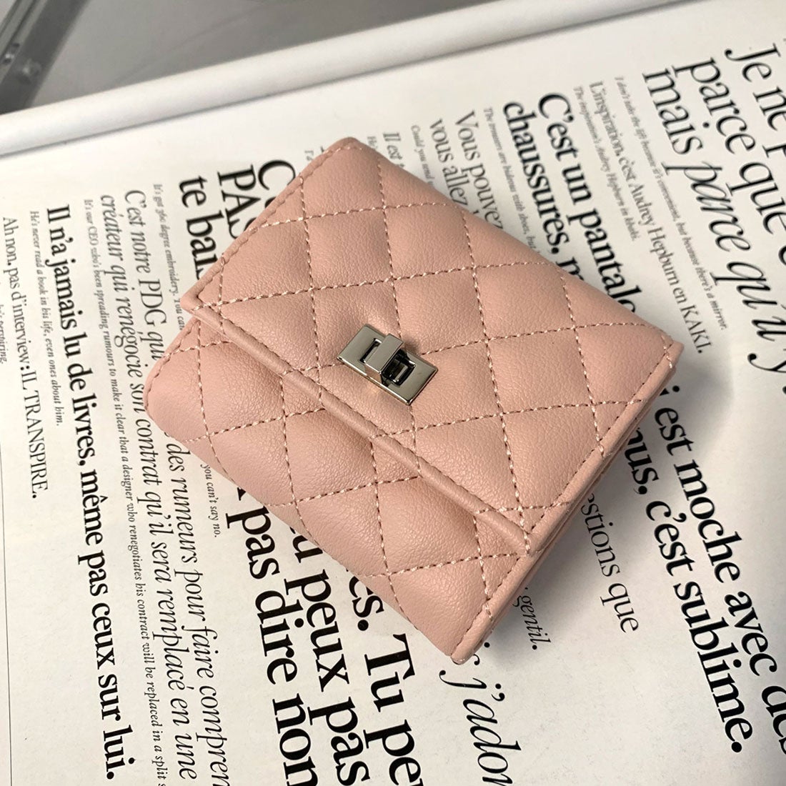 ノンヘッジ non-hedge クリアポケット三つ折り財布 （ピンク） -靴