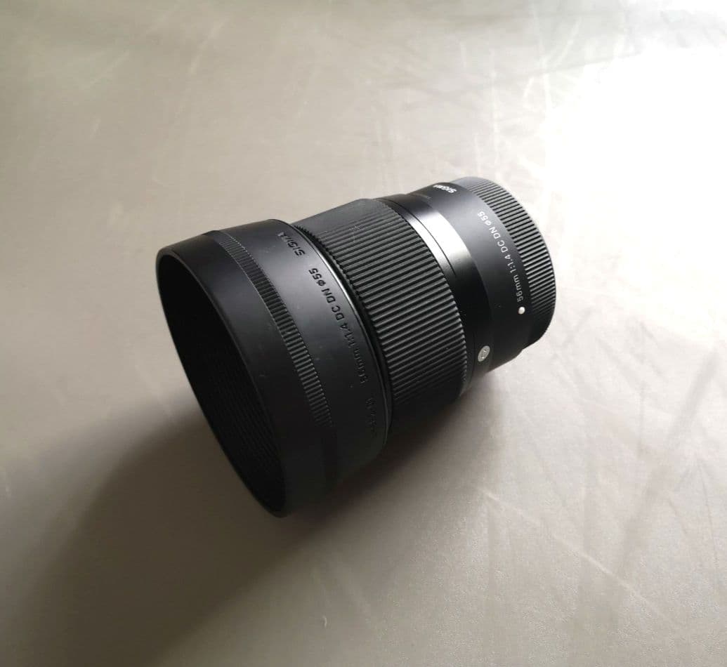 シグマ　キャノン　56mm レンズ　カメラ　canon Amazon.co.jp: シグマ(Sigma) レンズ 56mm F1.4 DC DN Sony ソニー E