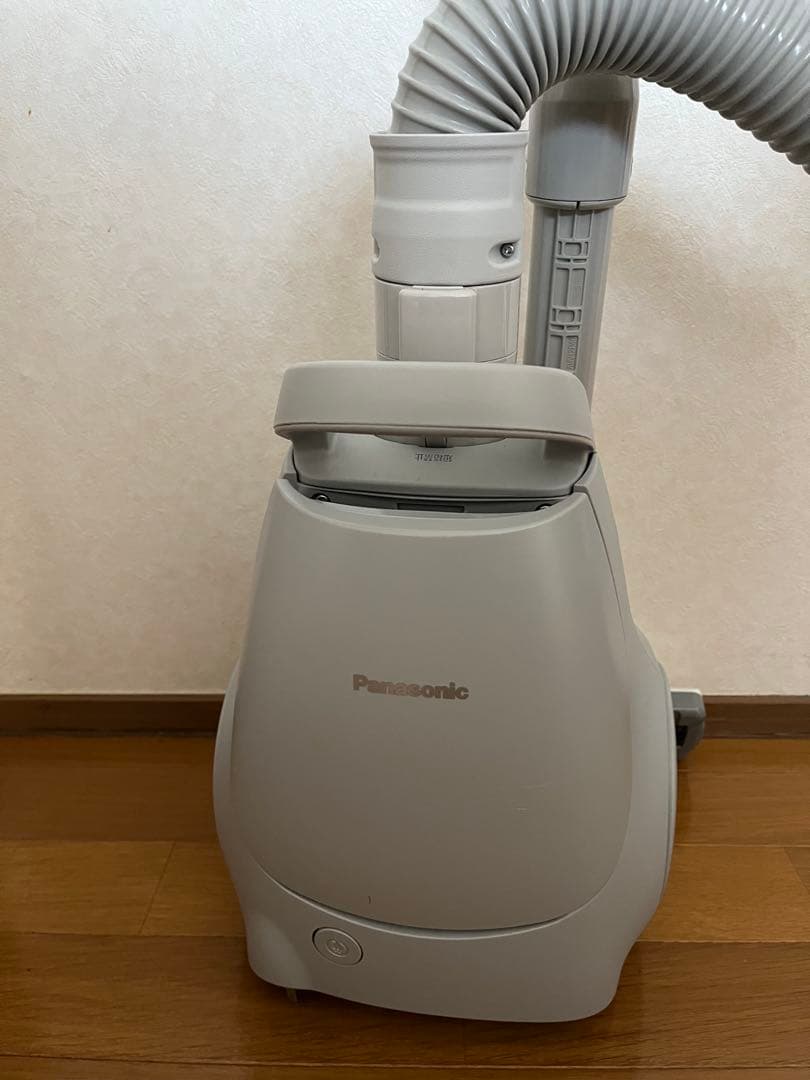 パナソニック 紙パック式掃除機 MC-PJ23A 2024年製 概要 紙パック式キャニスター掃除機 MC-PJ23G | 掃除機・クリーナー