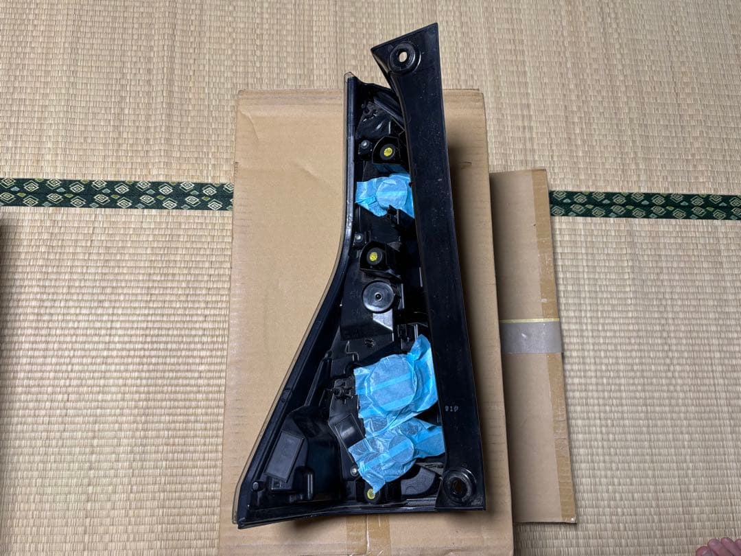 日産セレナC27前期e-POWER用テールレンズ 右側A 日産セレナC27前期e-