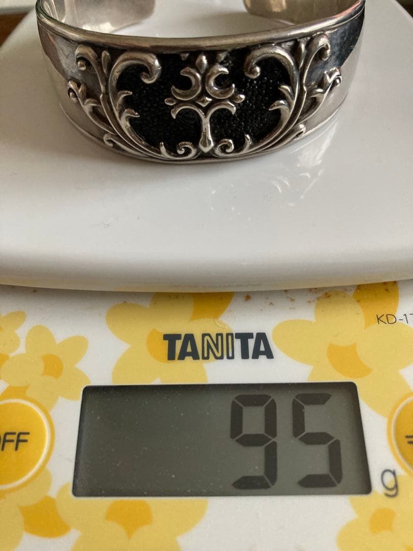 廃盤ウィリアムウォレスシルバー925スティングレイクロスバングル