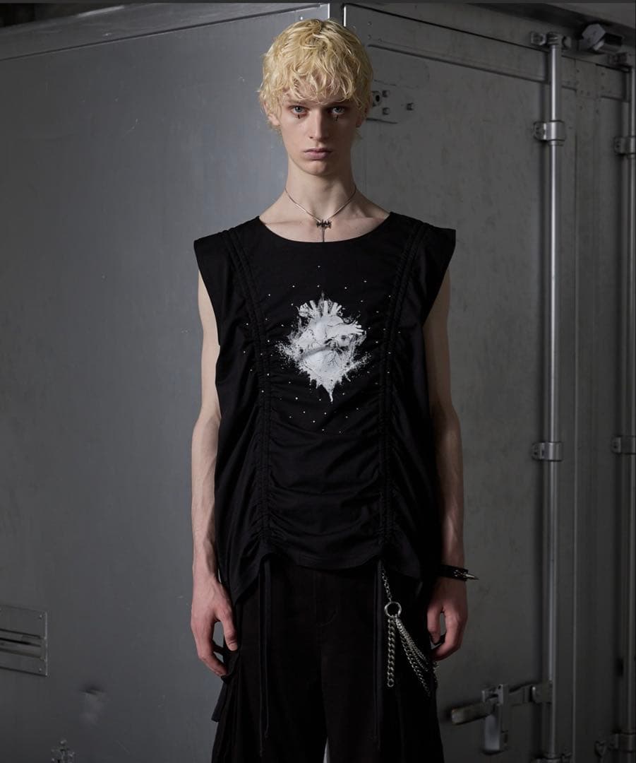 GRANCY シャーリングデザインラインストーングラフィックノースリーブT 1 GRANCY】シャーリングデザインラインストーングラフィックノースリーブ